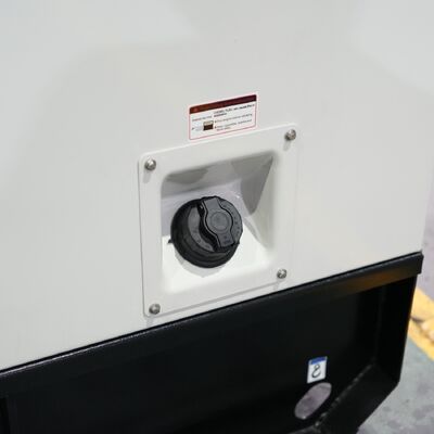 550kW 688KVA Super Diesel generatore silenzioso raffreddato con acqua 50/60HZ Generatori portatili mono/trifase DCEC Cummin